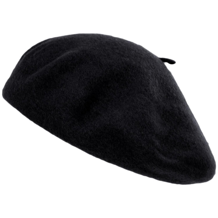 Classic Wool Beret in Black | Aluvema